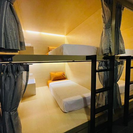 Rabbitel Phuket Hostel Exterior photo