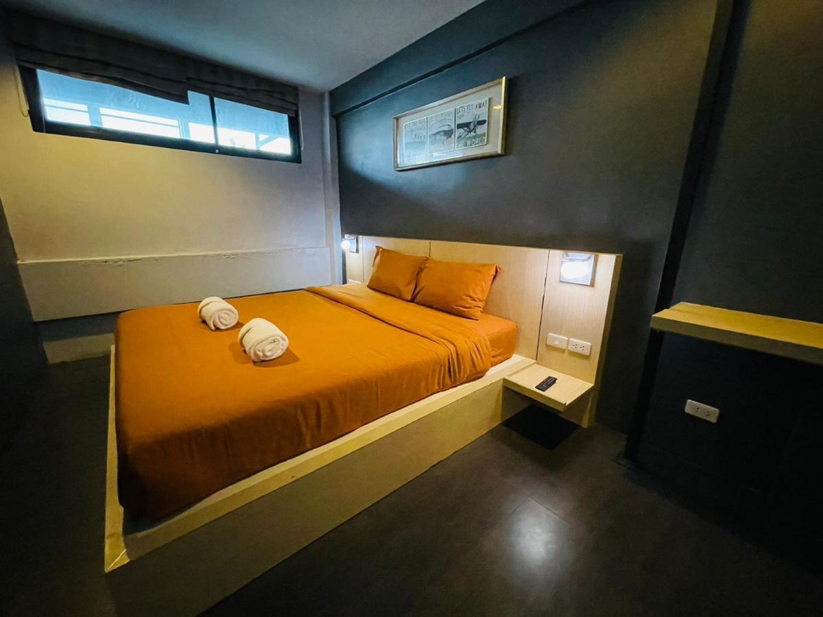Rabbitel Phuket Hostel Exterior photo