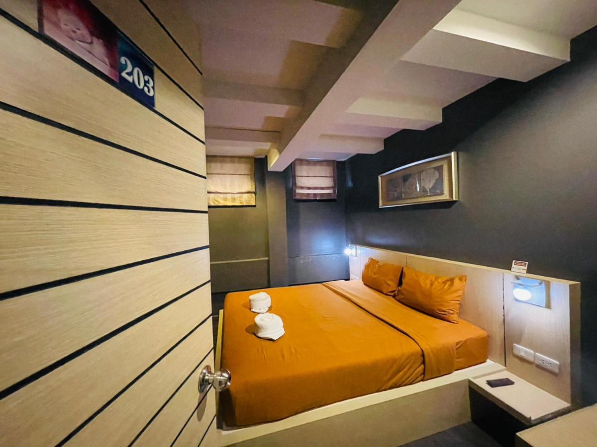 Rabbitel Phuket Hostel Exterior photo