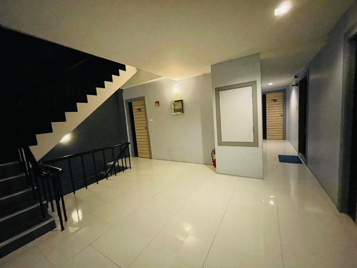 Rabbitel Phuket Hostel Exterior photo