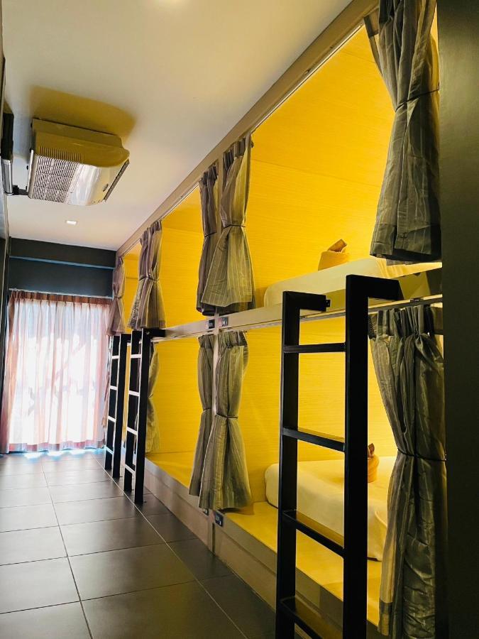 Rabbitel Phuket Hostel Exterior photo