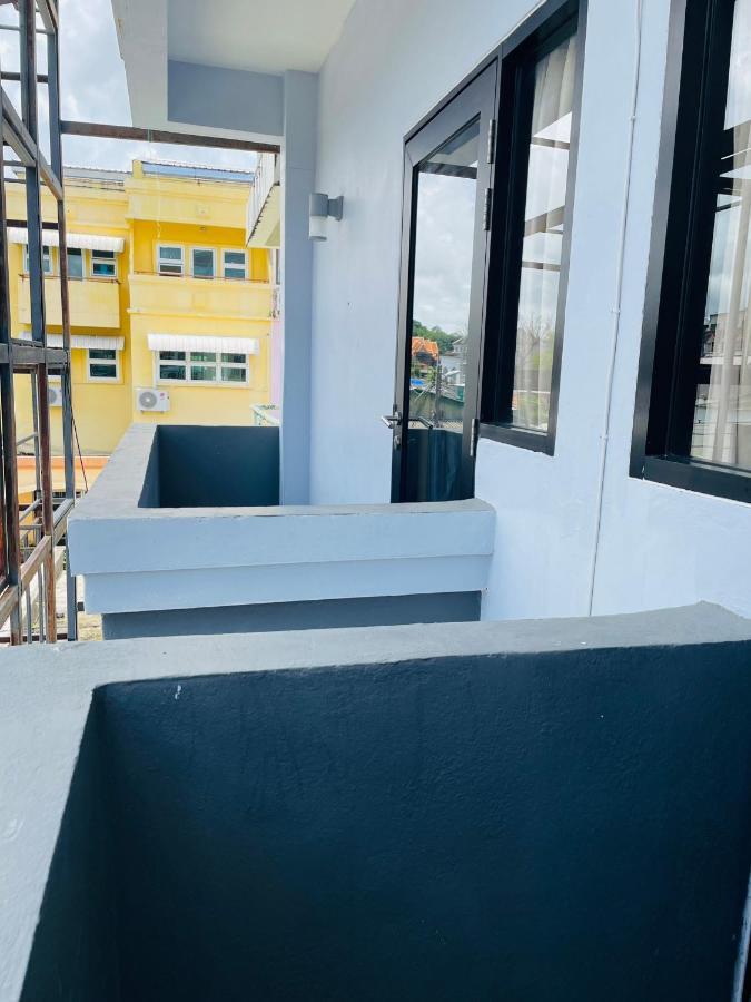 Rabbitel Phuket Hostel Exterior photo