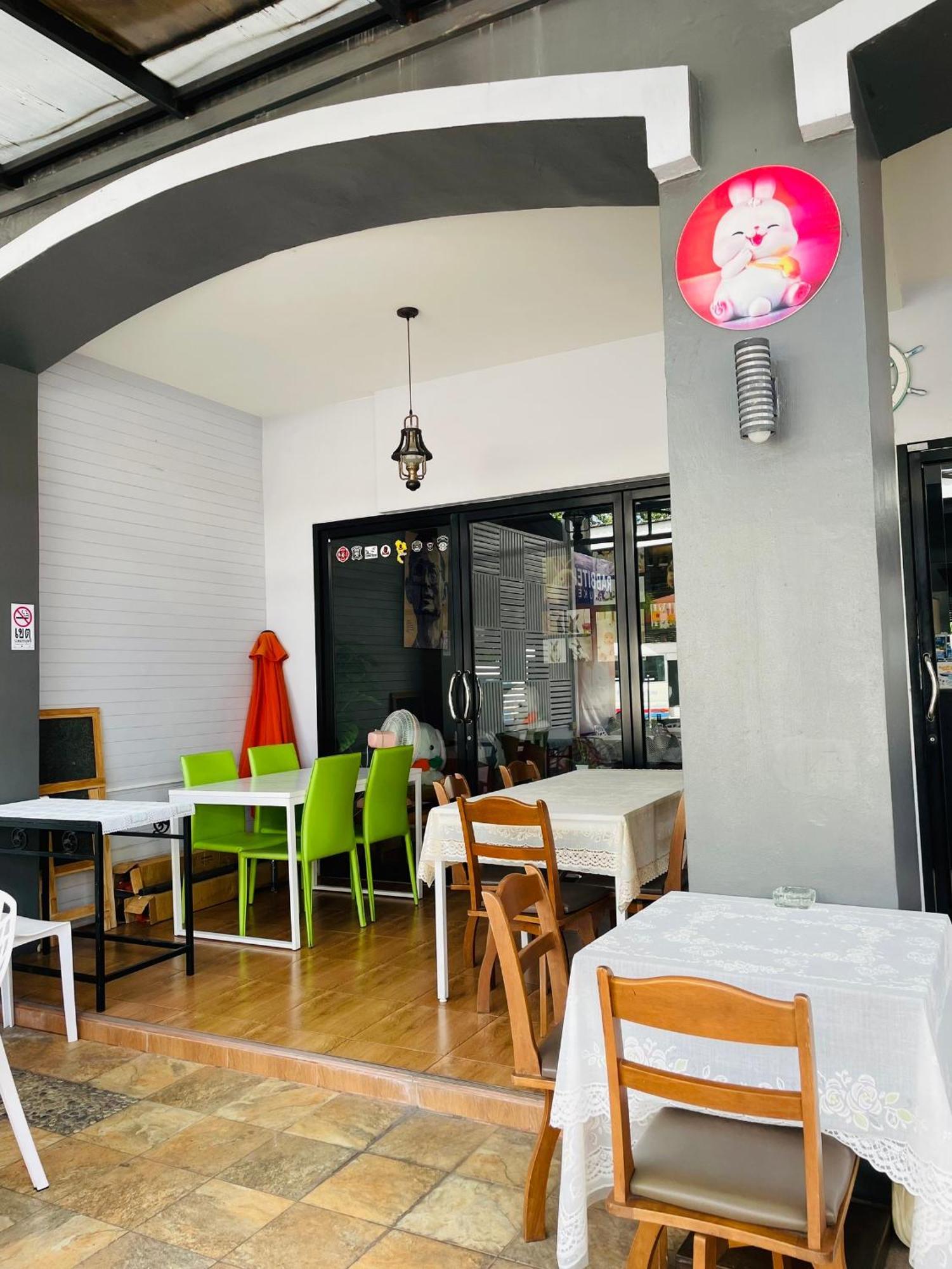 Rabbitel Phuket Hostel Exterior photo