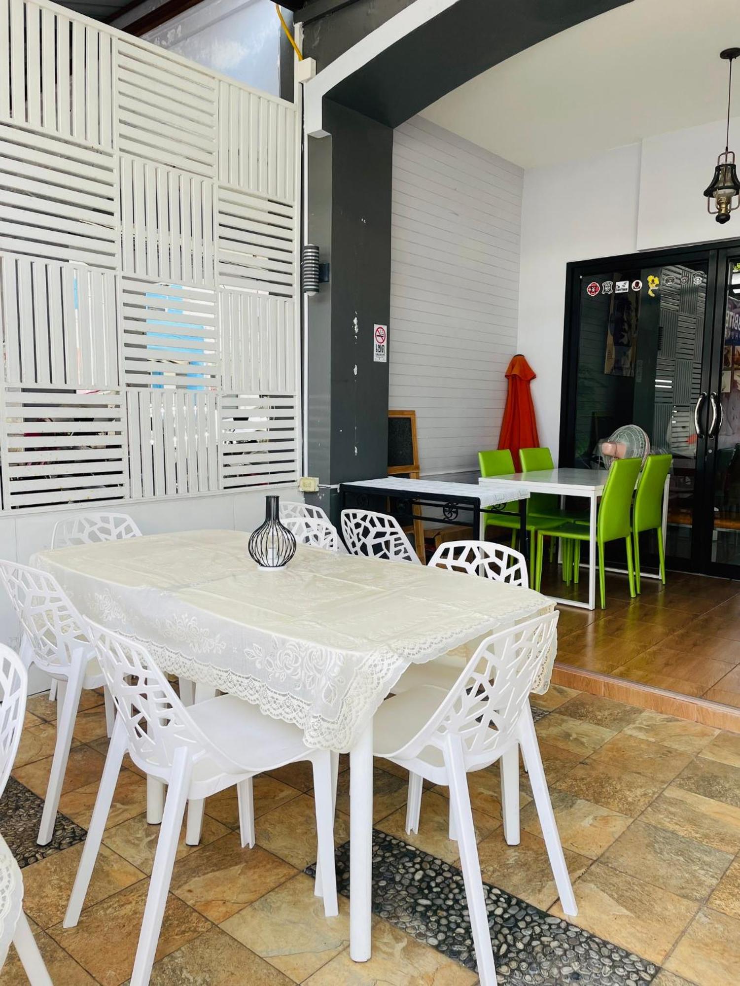 Rabbitel Phuket Hostel Exterior photo